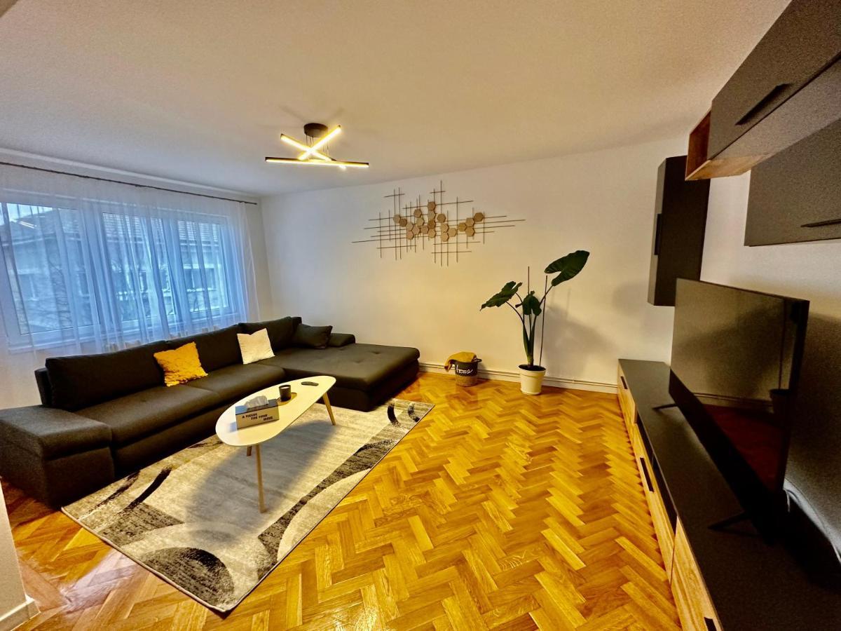 Esi Apartments #Central With Garage Temešvár Exteriér fotografie
